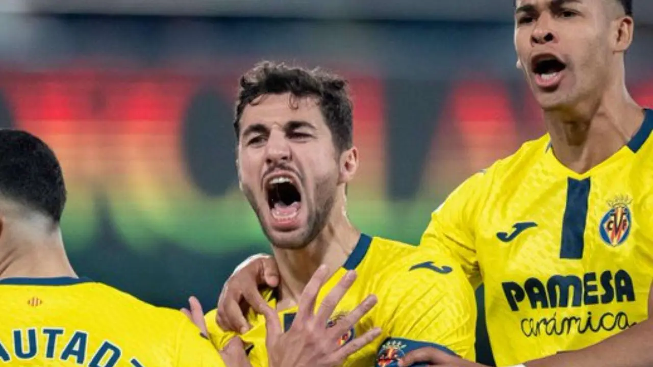 Los jugadores del Villarreal en plena celebraci&oacute;n de un gol   @villarrealcf