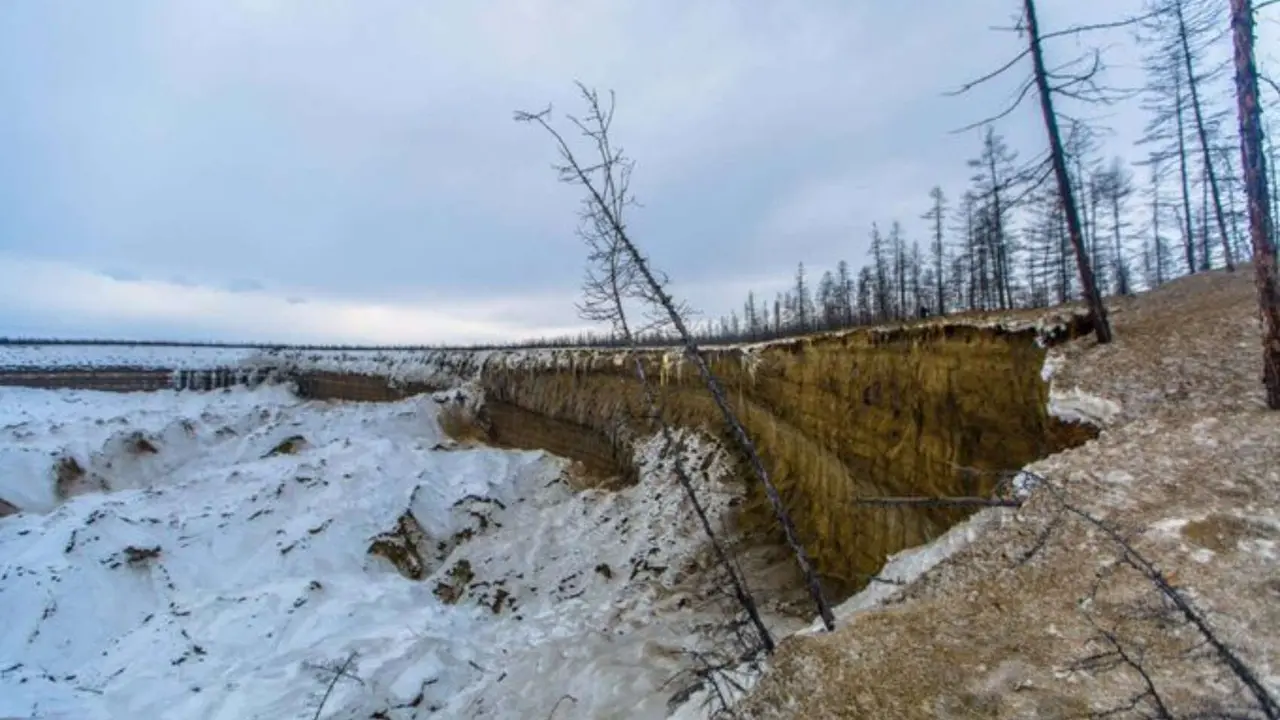Parte del Permafrost parcialmente derretido. / RR.SS