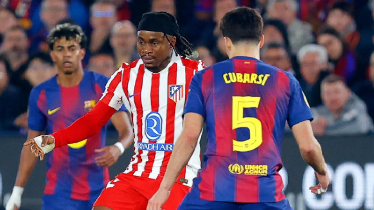 Lamine Yamal, Ademola Lookman y Pau Cubars&iacute;. /   www.atleticodemadrid.com