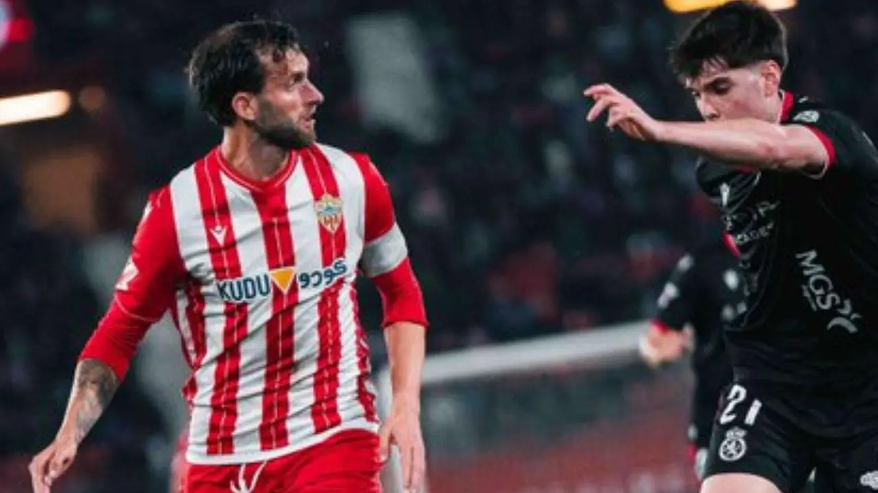 Una imagen del partido entre el UD Almer&iacute;a y la Cultural Leonesa. /   @U_D_Almeria