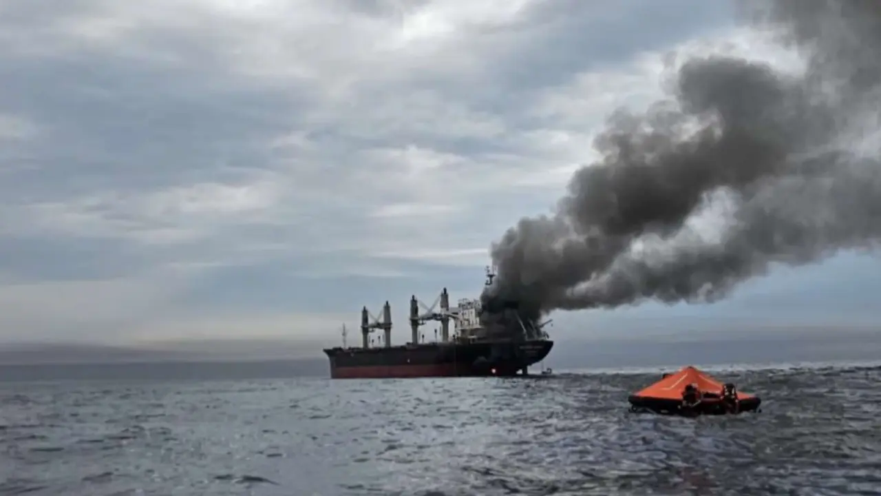 Un petrolero tailand&eacute;s es atacado por Ir&aacute;n en el estrecho de Ormuz. / RR. SS.