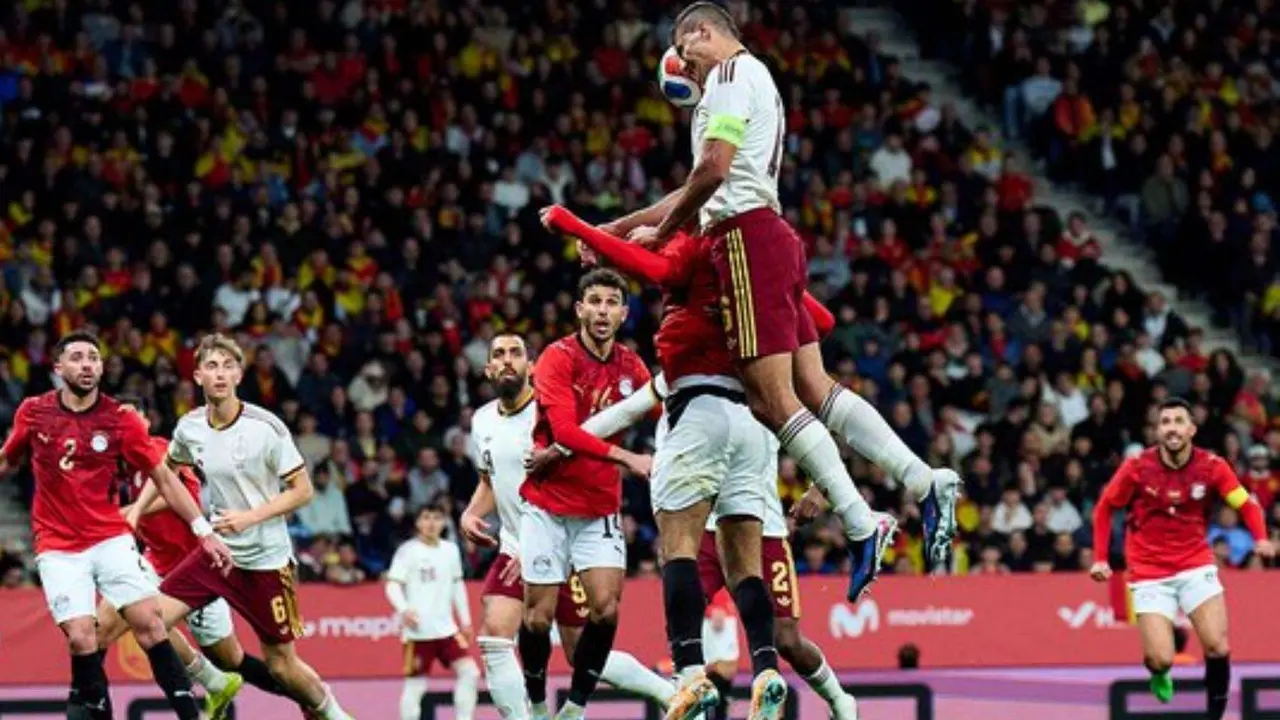 Una imagen del partido entre Espa&ntilde;a y Egipto en Barcelona. /  @sefutbol