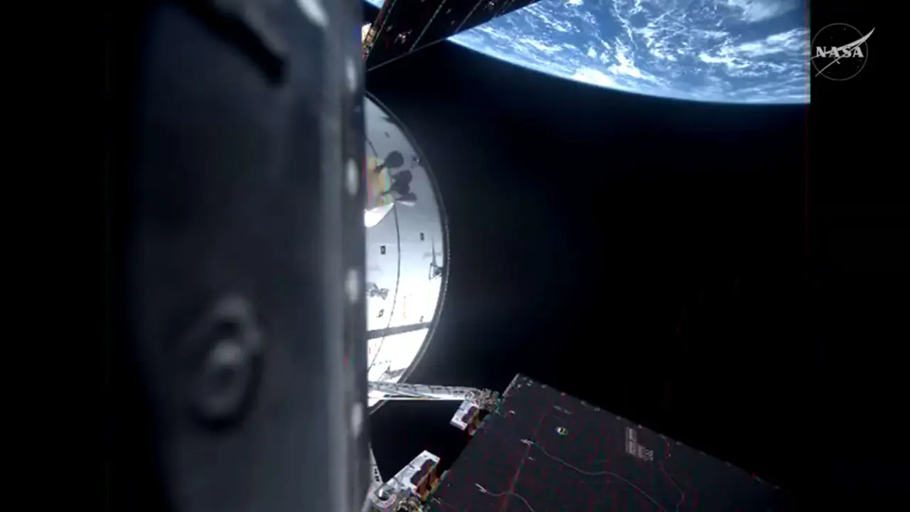 Vistas de la Tierra desde la c&aacute;psula Orion de la misi&oacute;n Artemis II. / NASA