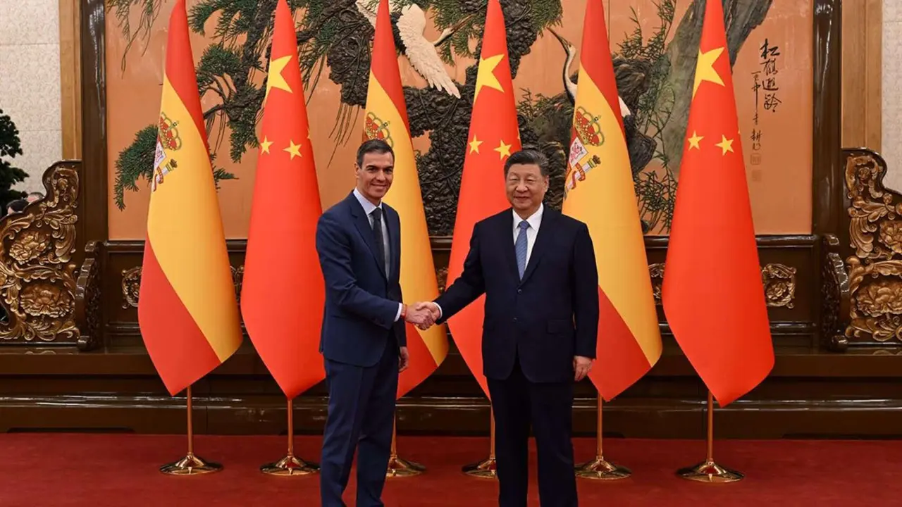 Pedro S&aacute;nchez, presidente del Gobierno y Xi Jinping, presidente de China. / La Moncloa.