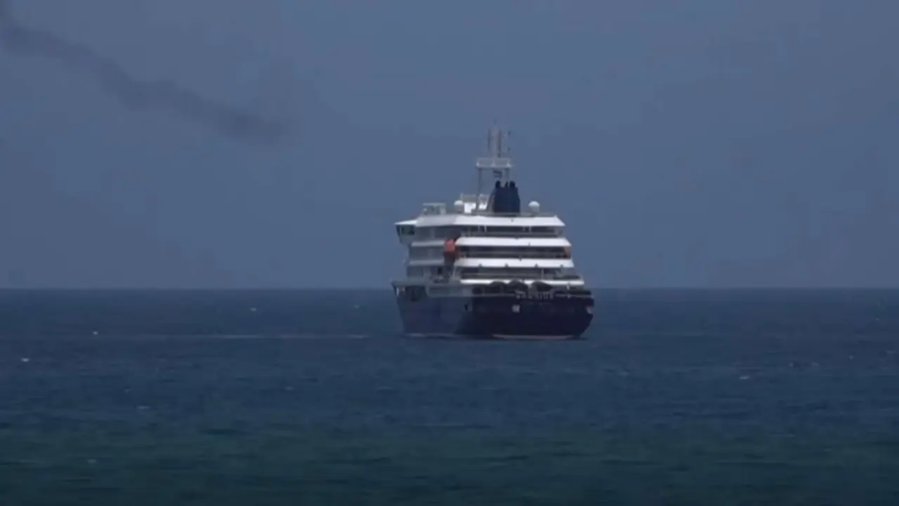 El crucero MV Hondius en Cabo Verde con hantavirus a bordo. / RR.SS