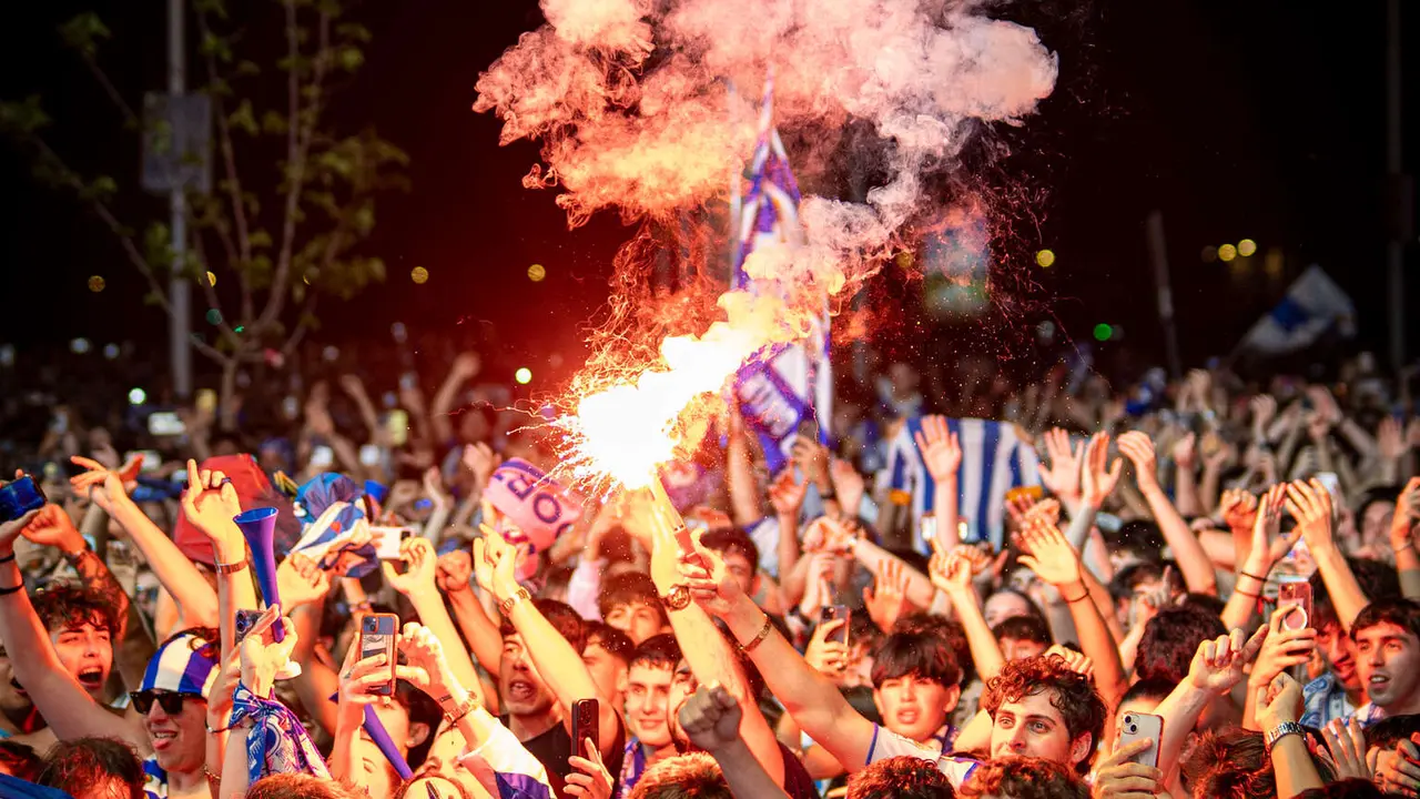 La fiesta del Deportivo en medio de la noche. / RCD