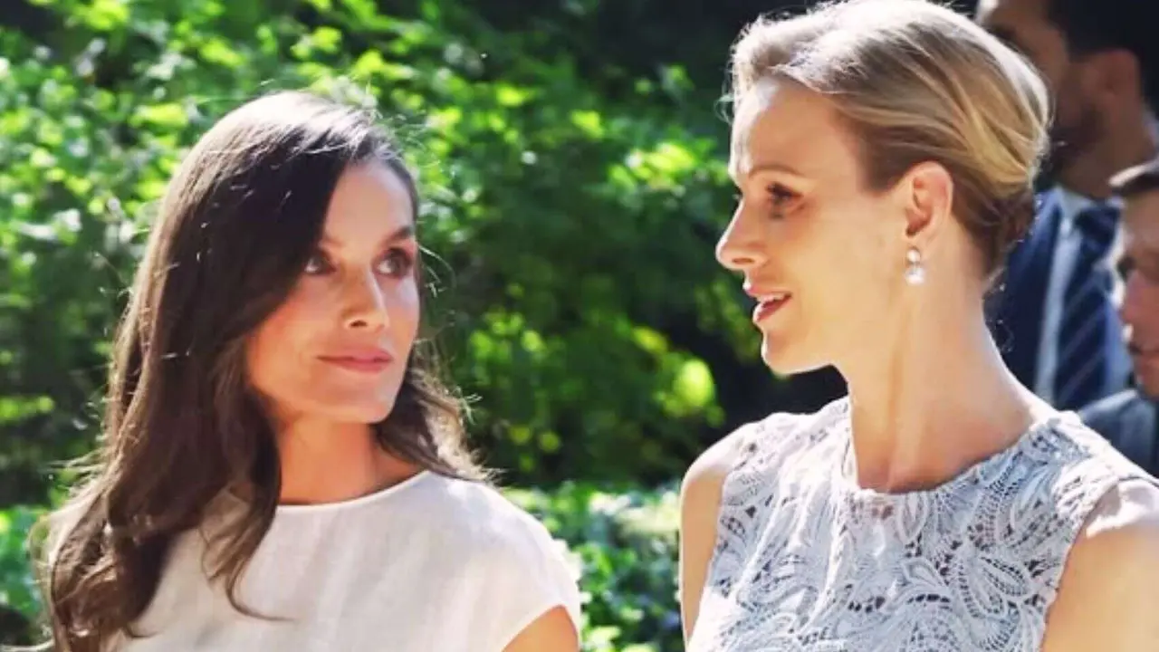 La reina Letizia y la princesa Charl&egrave;ne de M&oacute;naco. / RR SS.