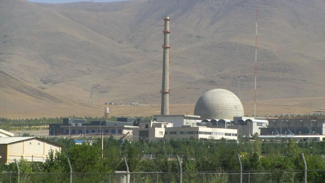 Complejo Arak IR-40 , un reactor de agua pesada y planta de producci&oacute;n. / Wikipedia