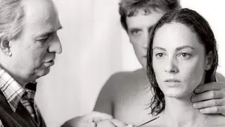 Fotograf&iacute;a del rodaje de "De la vida de las marionetas", con Bergman y los actores principales.