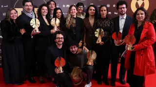 Los realizadores de Los reyes del mundo, con sus Premios Macondo / Academia Colombiana de Cine