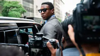 Jonathan Major saliendo del juicio. / RRSS