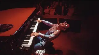 Elton John: Never Too Late, documental. / IMDb