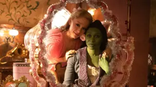 Ariana Grande y Cynthia Erivo. / RRSS