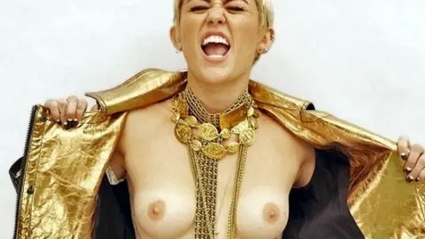 Miley Cyrus en topless