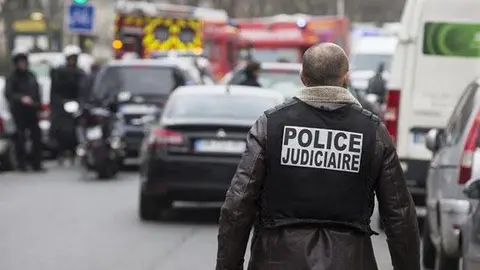 Polic&iacute;a franc&eacute;s.