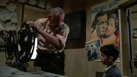 Fotograma de "Cinema Paradiso" ./ Cinema Paradiso