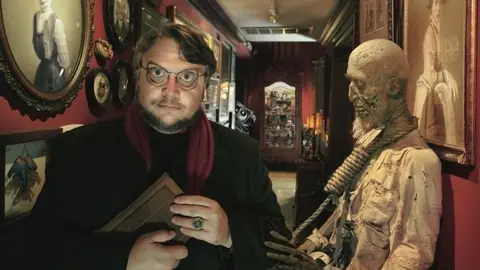Guillermo del Toro. / Vida Extra.