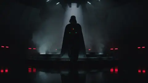 Primer im&aacute;gen oficial de Hayden Christensen como Darth Vader en Obi-Wan / Disney+