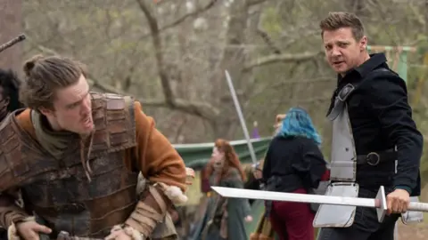 Referencia a la comunidad friki en Hawkeye. / Disney Plus
