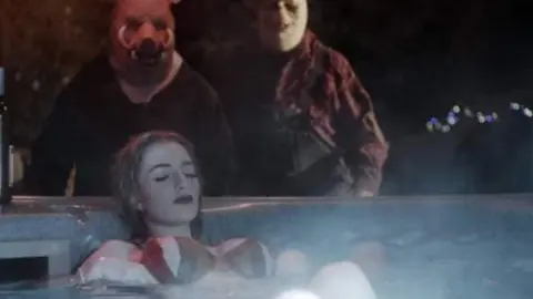 Winnie the Pooh Blood and Honey. / Productora