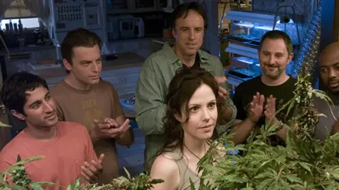 Imagen oficial de Weeds temporada 1. / Prime Video