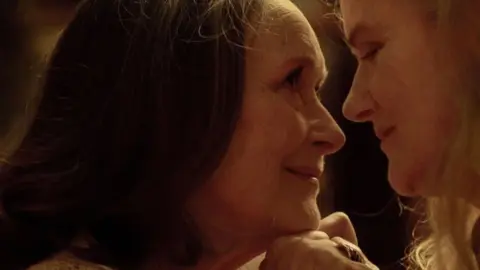 Barbara Sukowa y Martine Chevalier / Trailer