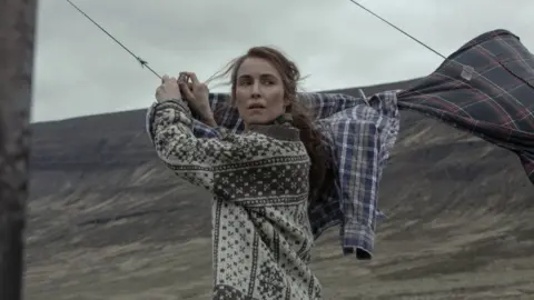 Noomi Rapace protagoniza Lamb. / Movistar Plus