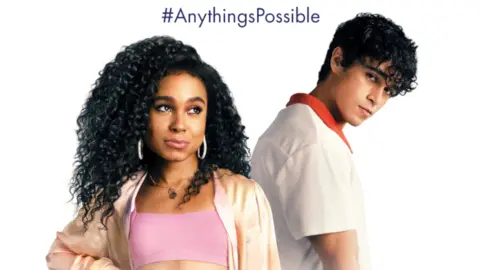 P&oacute;ster oficial de Todo es posible. / Prime Video