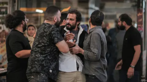 Amir Jadidi fue reconocido por la cr&iacute;tica y la audiencia por su trabajo en A Hero. / Movistar Plus
