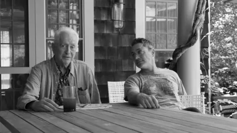 Robert Downey padre e hijo juntos. / Netflix