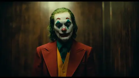 Joaquin Phoenix como The Joker. / IMDb