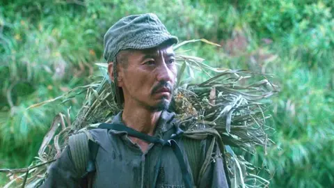 Onoda, 10.000 noches en la jungla, pel&iacute;cula.  Fotogramas}