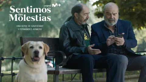 Sentimos las molestias protagonizada por Miguel Rell&aacute;n y Antonio Serines / MovistarPlus+