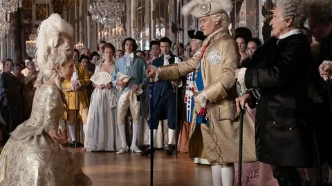 Jeanne du Barry (Ma&iuml;wenn) and Johnny Depp (Louis XV) in Jeanne du Barry &copy; St&eacute;phanie Branchu - Why Not Productions