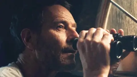 Bryan Cranston en Sr. Wakefield