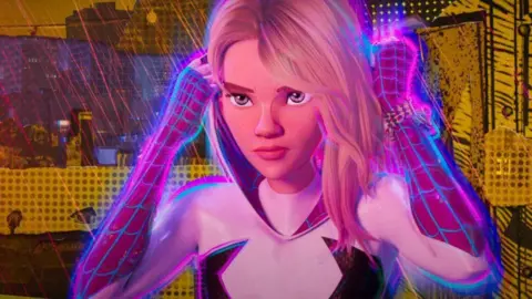 Hailee Steinfeld da voz a Gwen Stacy. / RRSS
