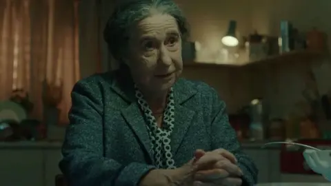 Helen Mirren como Goldaa Meir. / Productora.