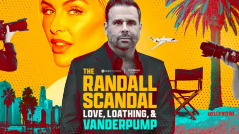 El esc&aacute;ndalo Randall una producci&oacute;n de Hulu que llega a Disney Plus. / Hulu