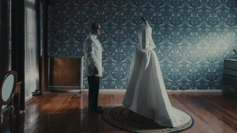 Crist&oacute;bal Balenciaga: la promesa para 2024. / Disney Plus