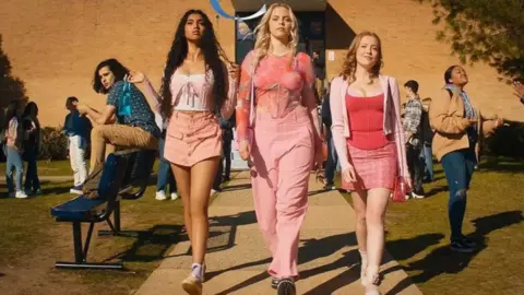 Primer vistazo a Mean Girls (2024). / RRSS