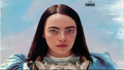 Emma Stone protagoniza la nueva pel&iacute;cula ganadora del Le&oacute;n de Oro. / Search Light