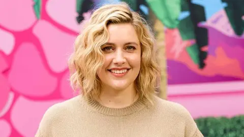 Greta Gerwig, directora de las nuevas pel&iacute;culas de Las Cr&oacute;nicas de Narnia. / RR SS