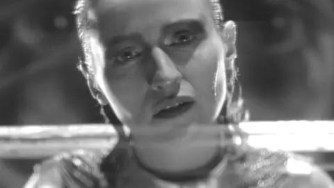 Ella es Conan. / Altered Innocence