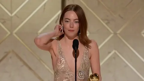 Emma Stone en la entrega 81 de los Globos de Oro. /IMDb