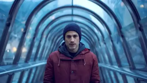 Gael Garc&iacute;a en Another End. / RRSS