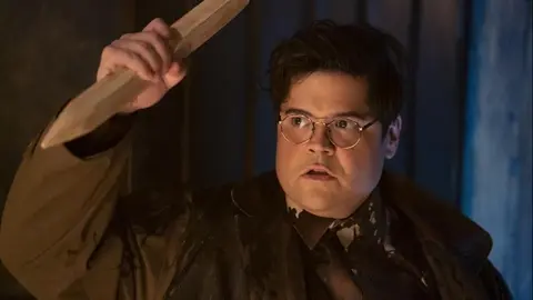 Harvey Guillén, actor. / IMDb