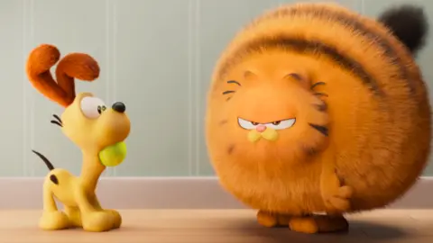 Garfield estrena nuevo tr&aacute;iler mostrando su origen y a su padre Vic. / Sony Pictures