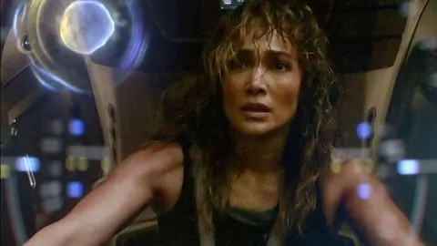 Jennifer Lopez en Atlas