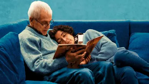Augusto G&oacute;ngora y Paulina Urrutia, protagonista del documental conocido como La memoria infinita. / Filmin