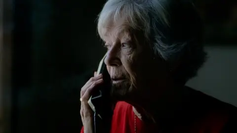 La mano en el fuego, documental. / Warner Media